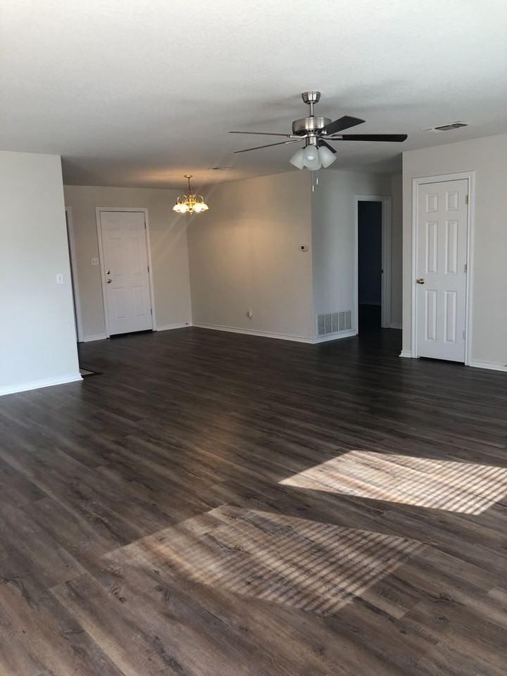 309 Kathy Ln - Photo 3 of 8