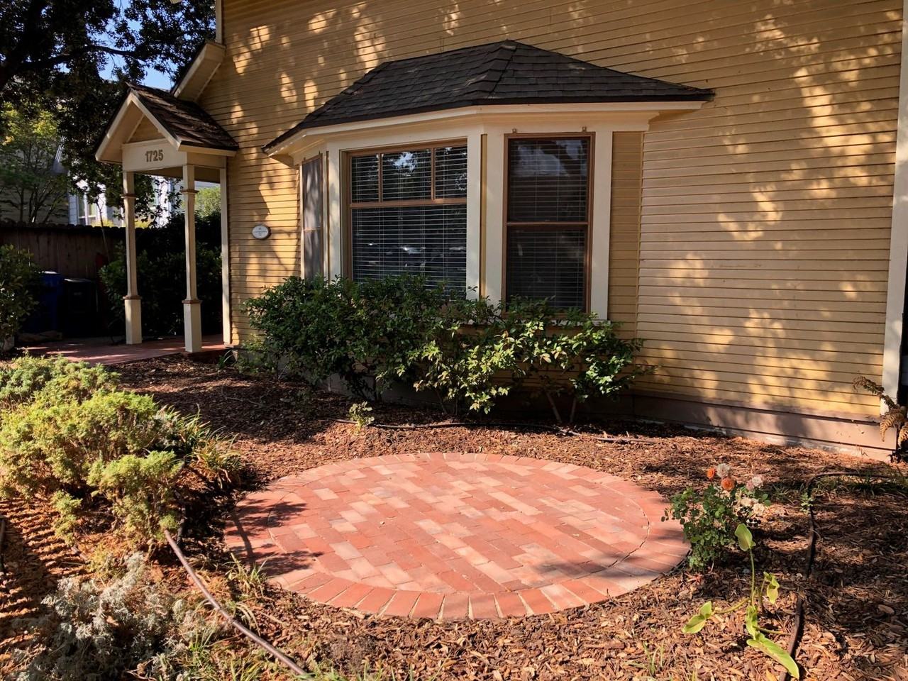 1725 Santa Barbara Ave - Photo 2 of 23