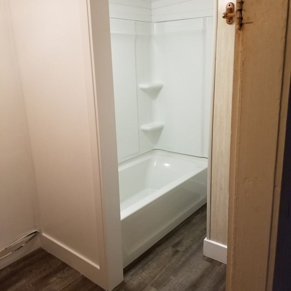 103 N Walker Ave - Photo 2 of 3