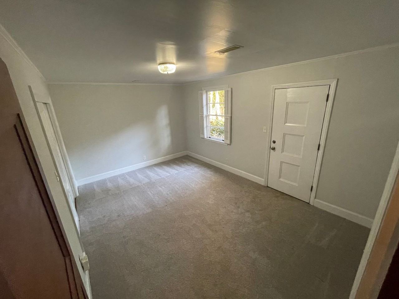 2126 Sagamore Rd - Photo 3 of 17