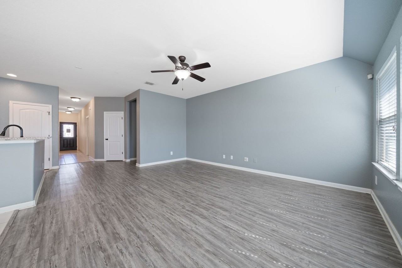 369 Derby Dr - Photo 5 of 27