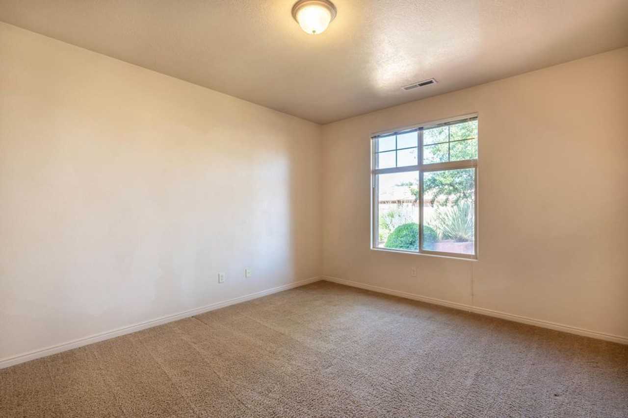 253 S 260 W - Photo 6 of 37