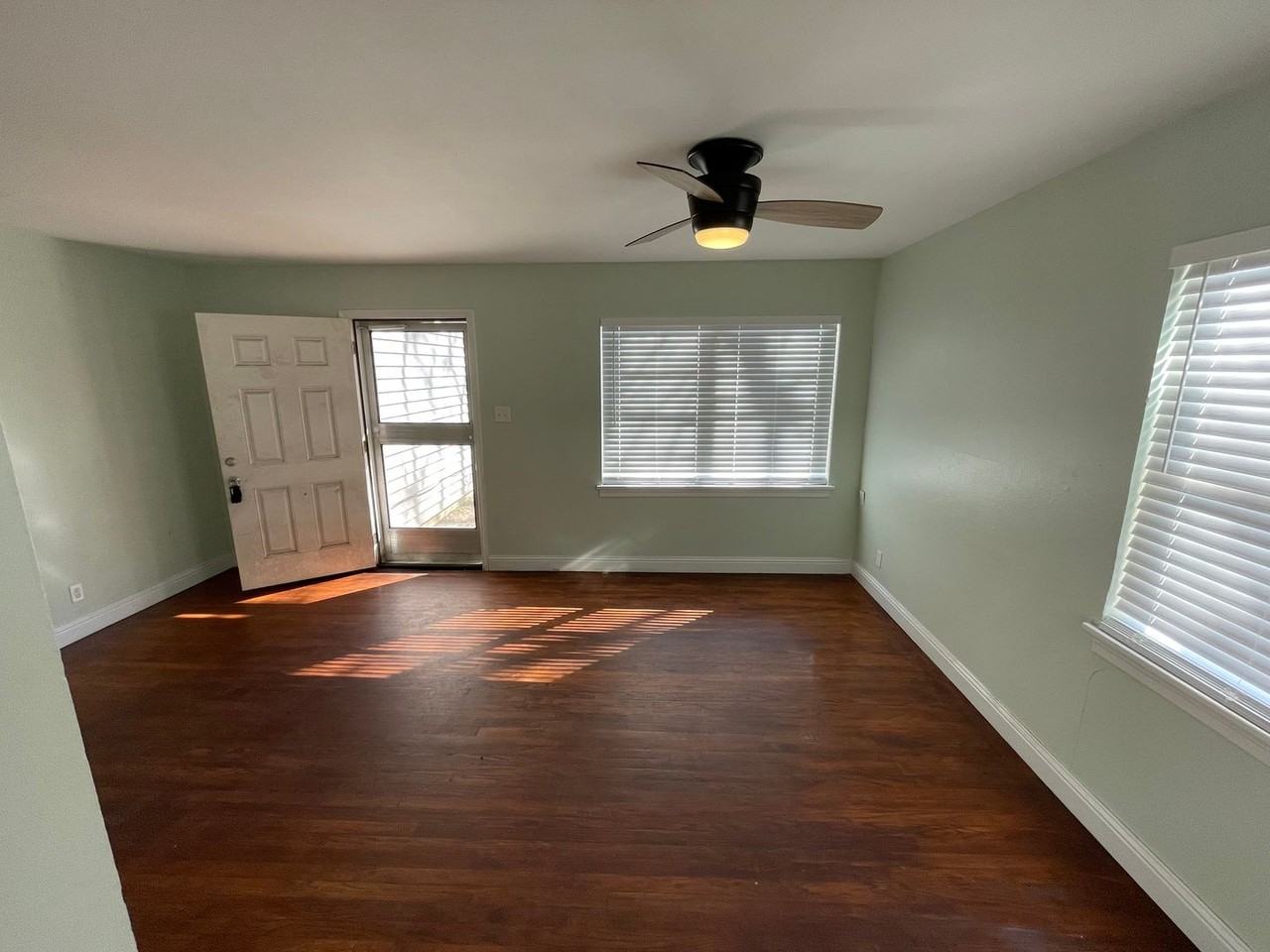 2742 Sunnybrook Street - Photo 2 of 13