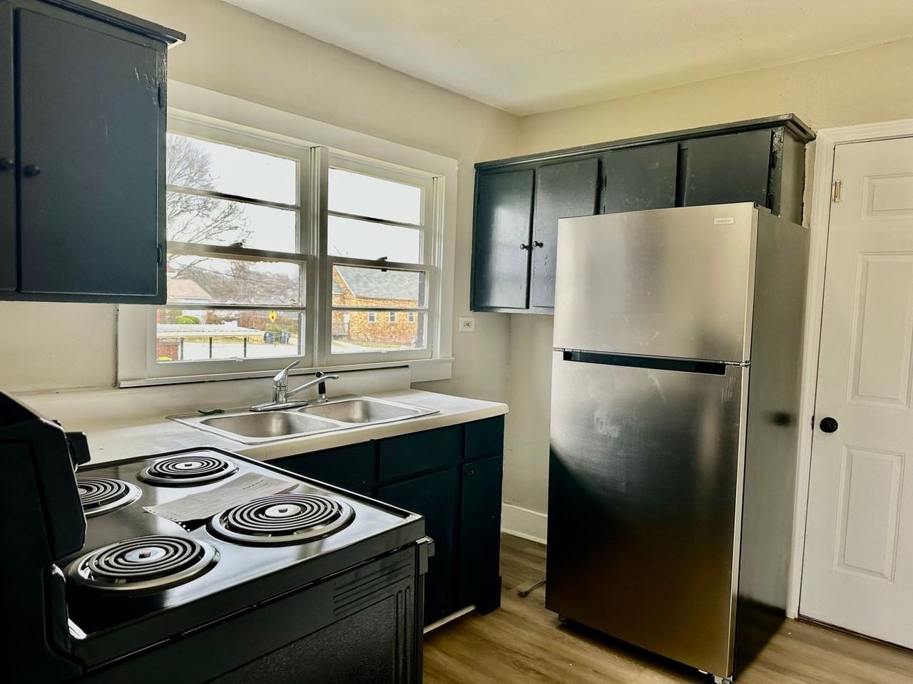 309 Martin Luther King Jr Blvd - Photo 5 of 15