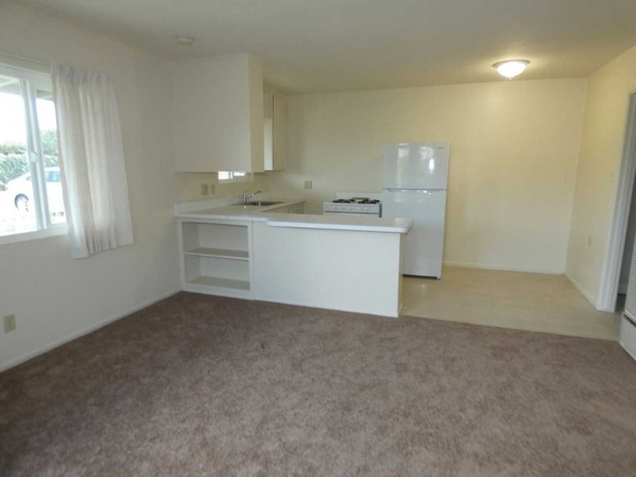 160 Bee St #A - Photo 3 of 8