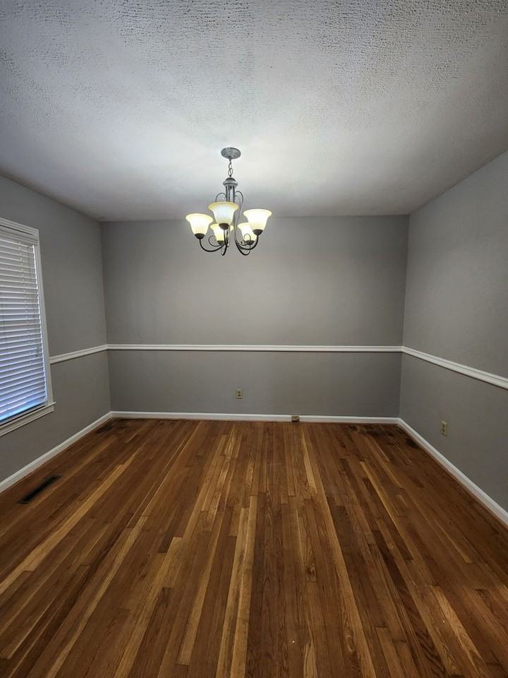 2502 Berkley Dr - Photo 4 of 10