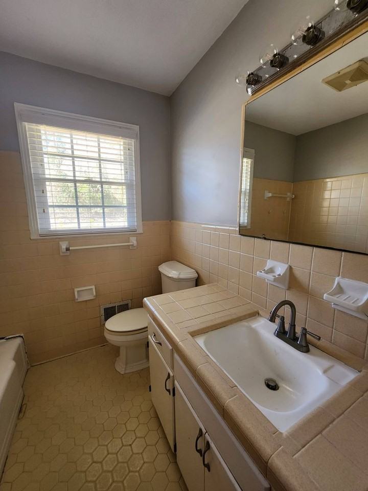 2502 Berkley Dr - Photo 6 of 10