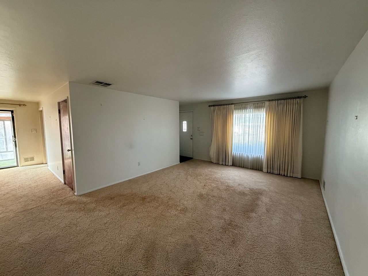 3182 Uvalda St - Photo 5 of 31