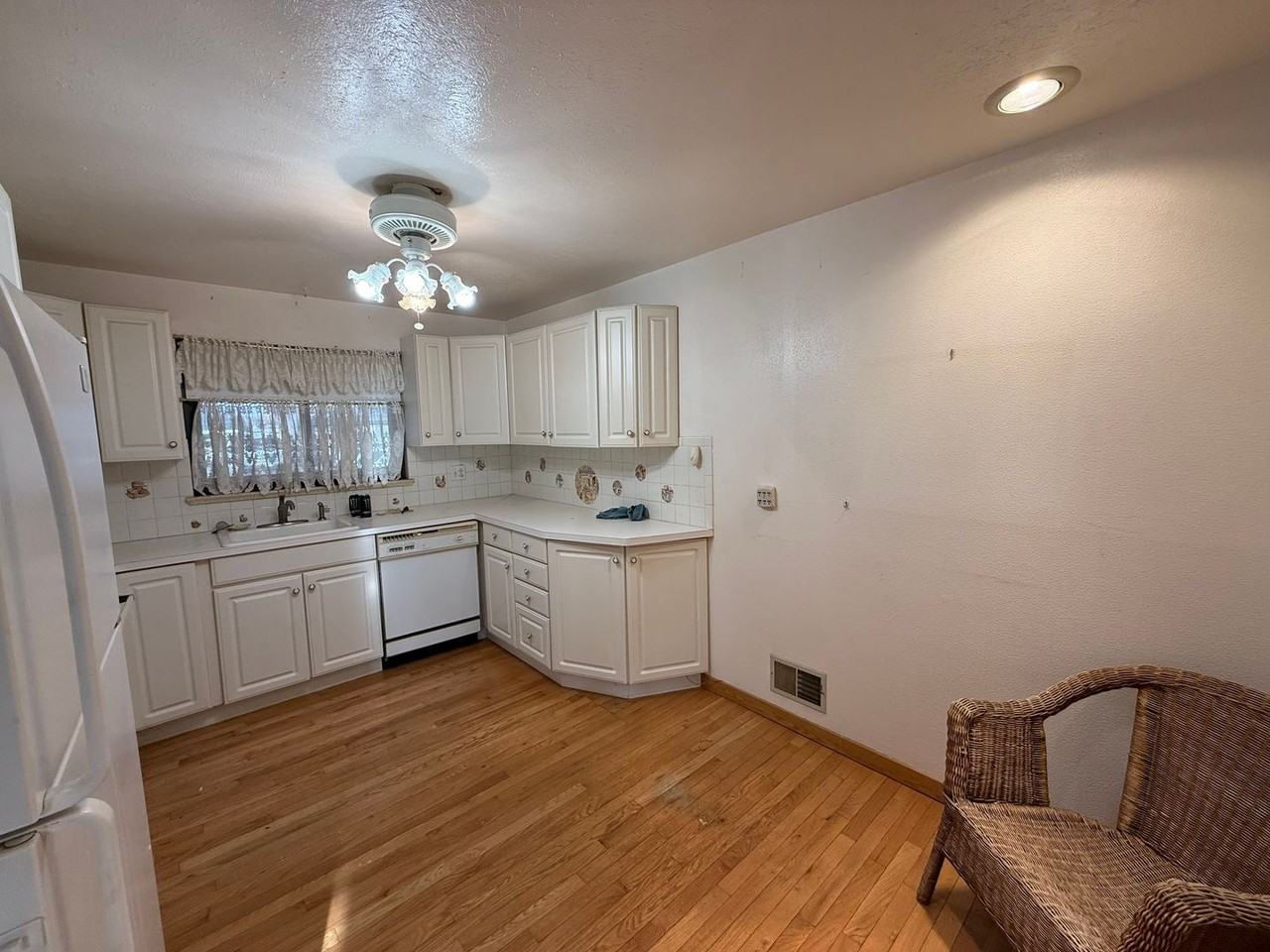 3182 Uvalda St - Photo 7 of 31