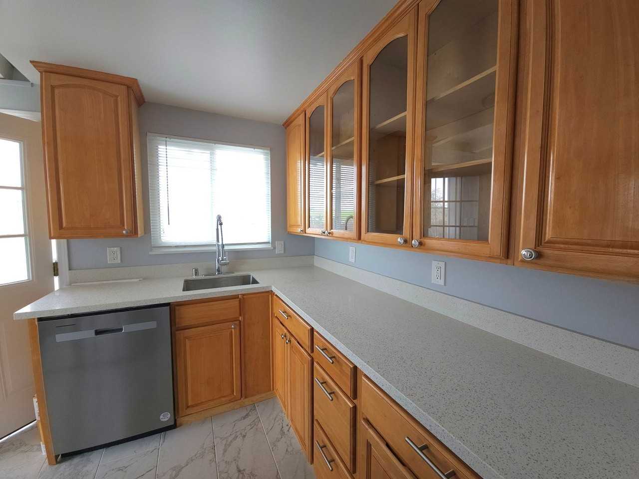4010 Hillcrest Rd - Photo 3 of 16
