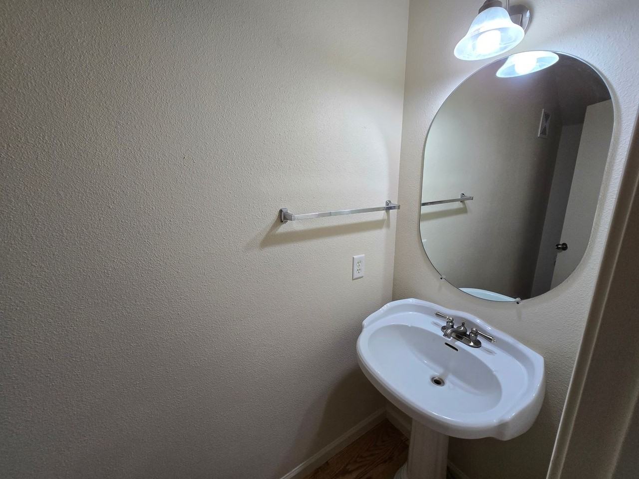215 Meadowood Ct #A - Photo 6 of 19