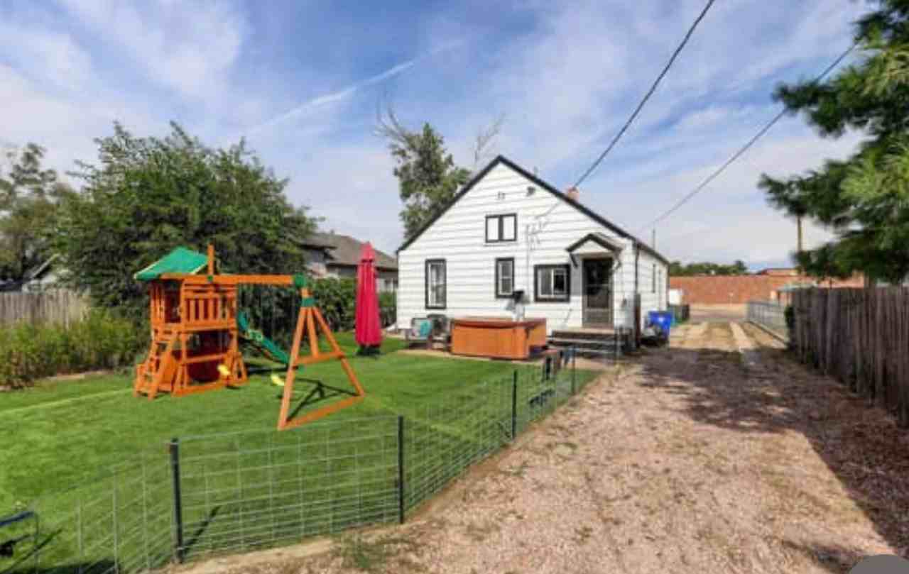 418 14th St - Photo 3 of 15