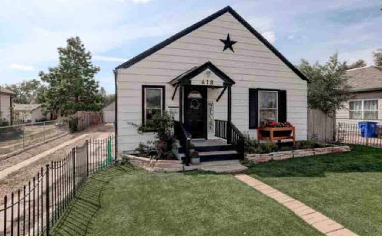 418 14th St - Photo 4 of 15