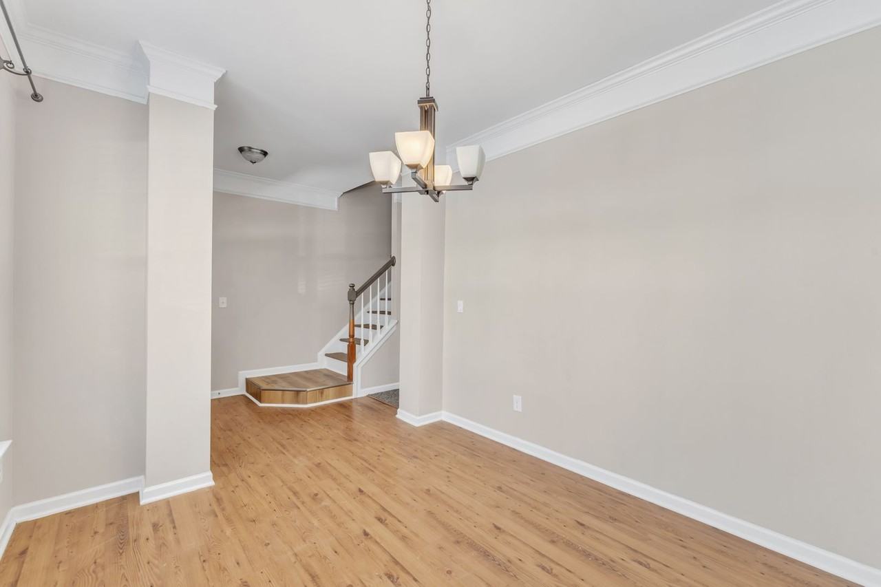 207 Deacon Ridge St - Photo 4 of 32