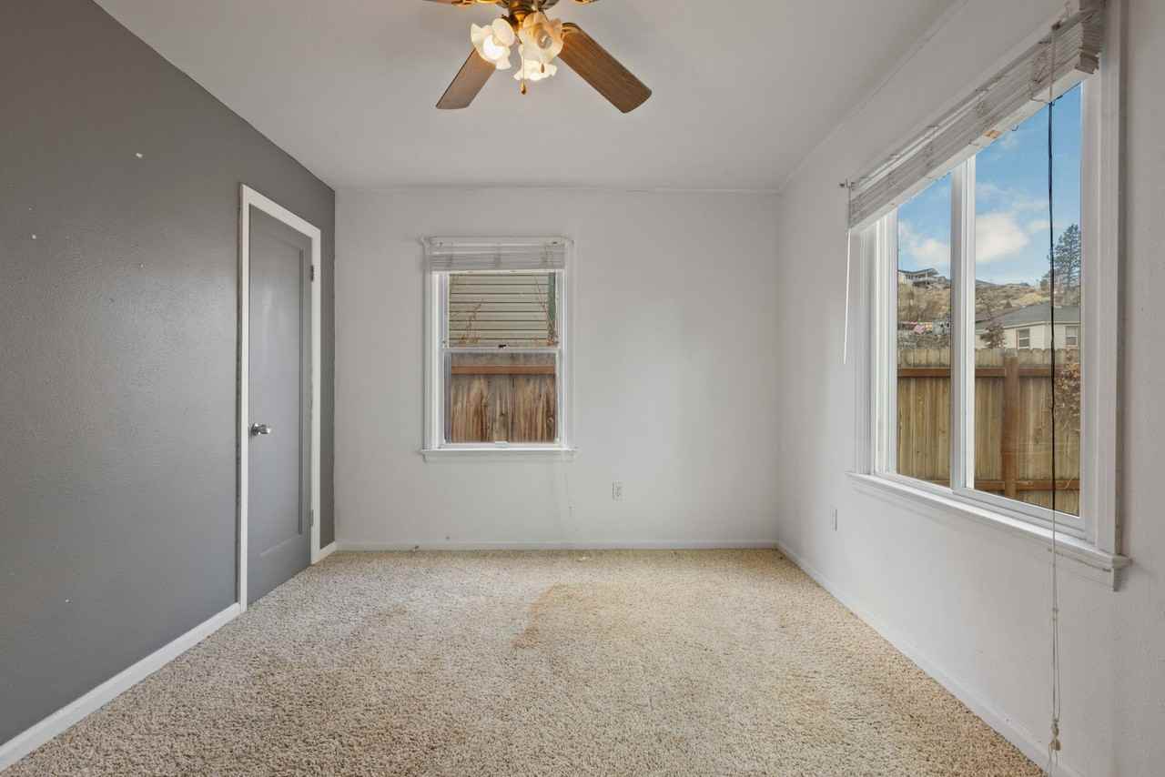 231 Maplewood Ave - Photo 3 of 36