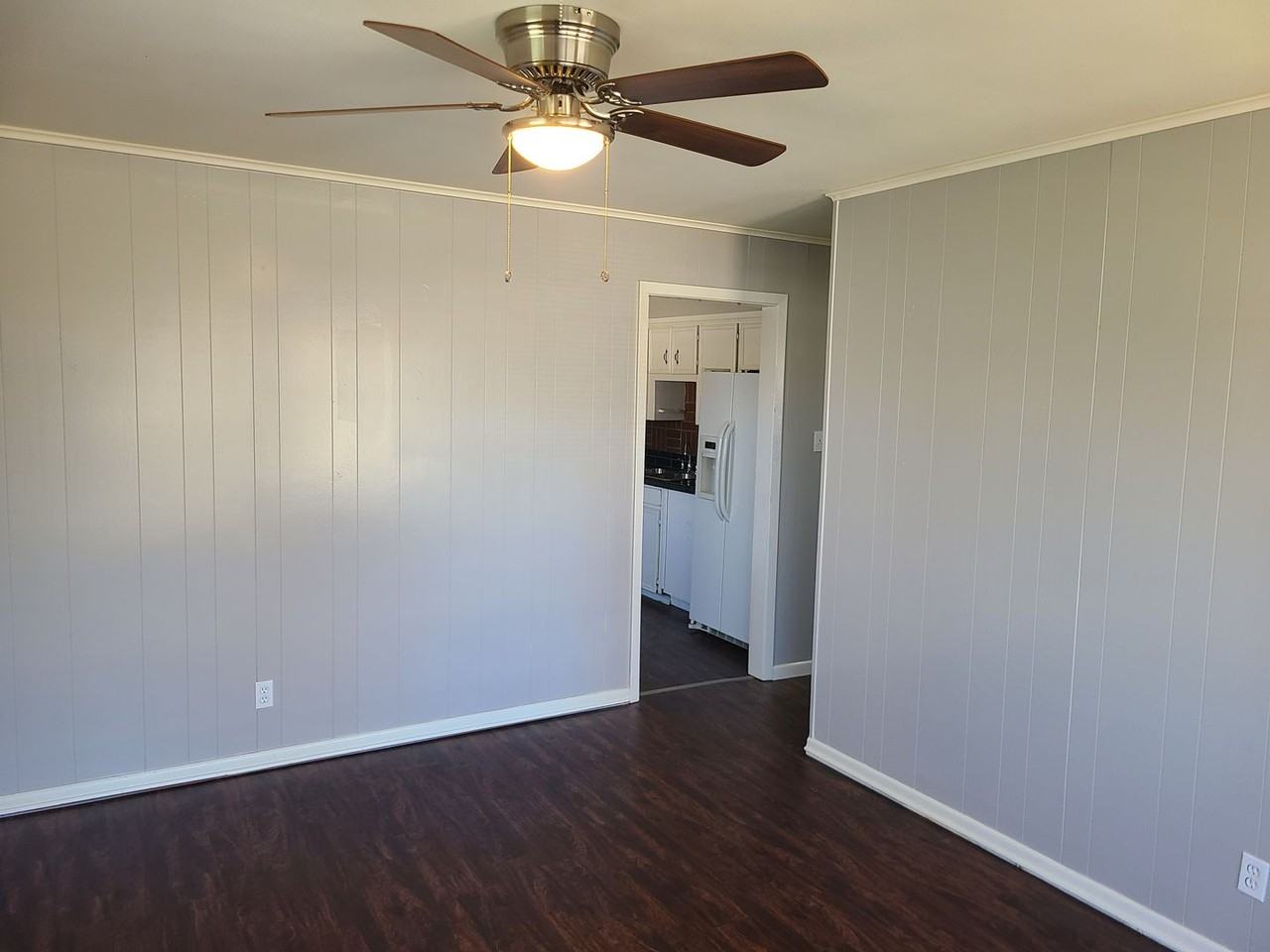 604 Ellen Dr - Photo 3 of 29