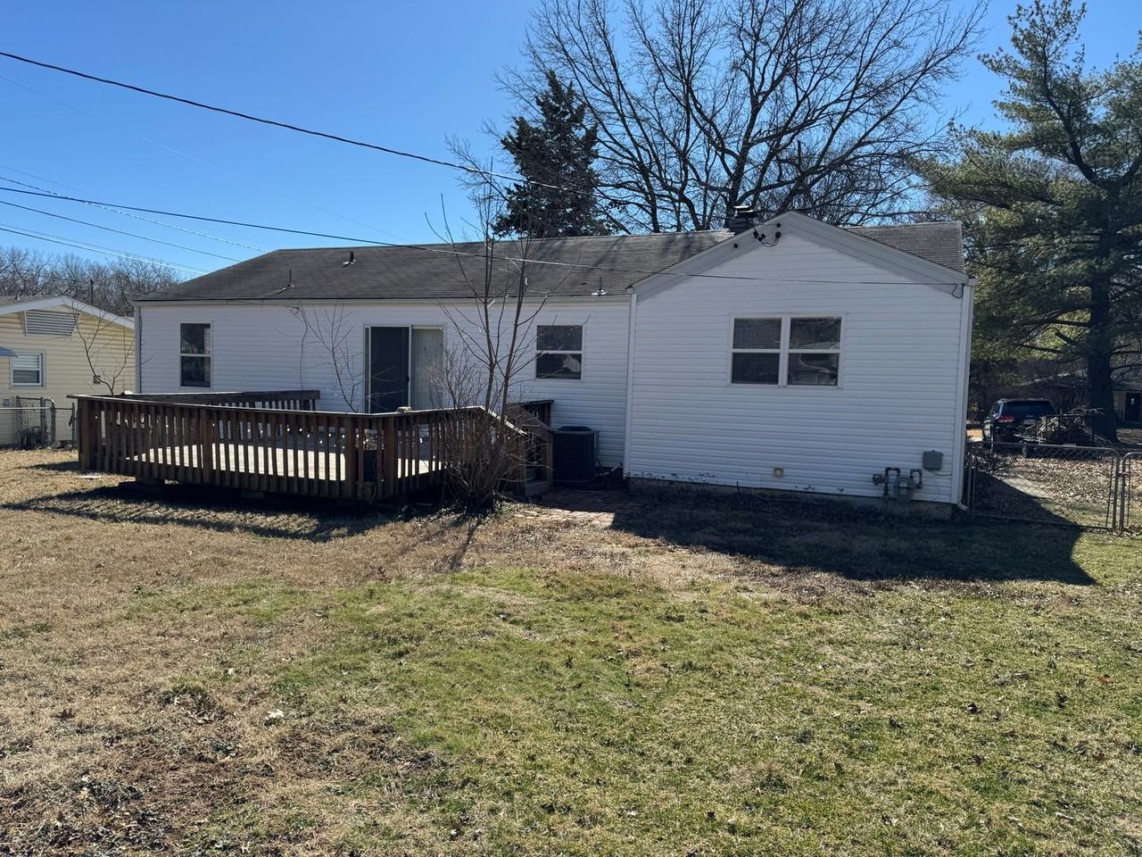 2143 E Broadmoor St - Photo 2 of 10