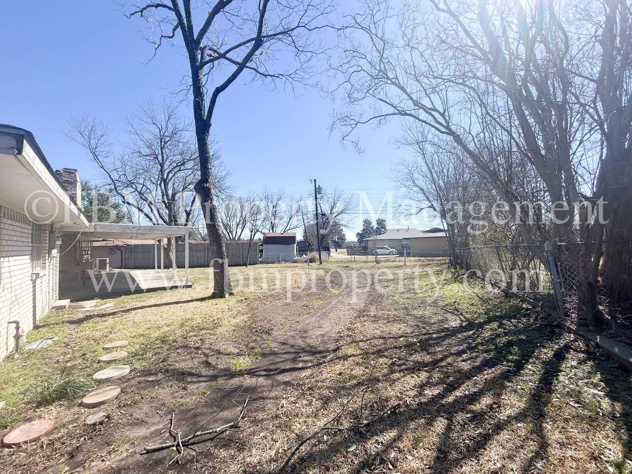 1005 Sunset Dr - Photo 5 of 29
