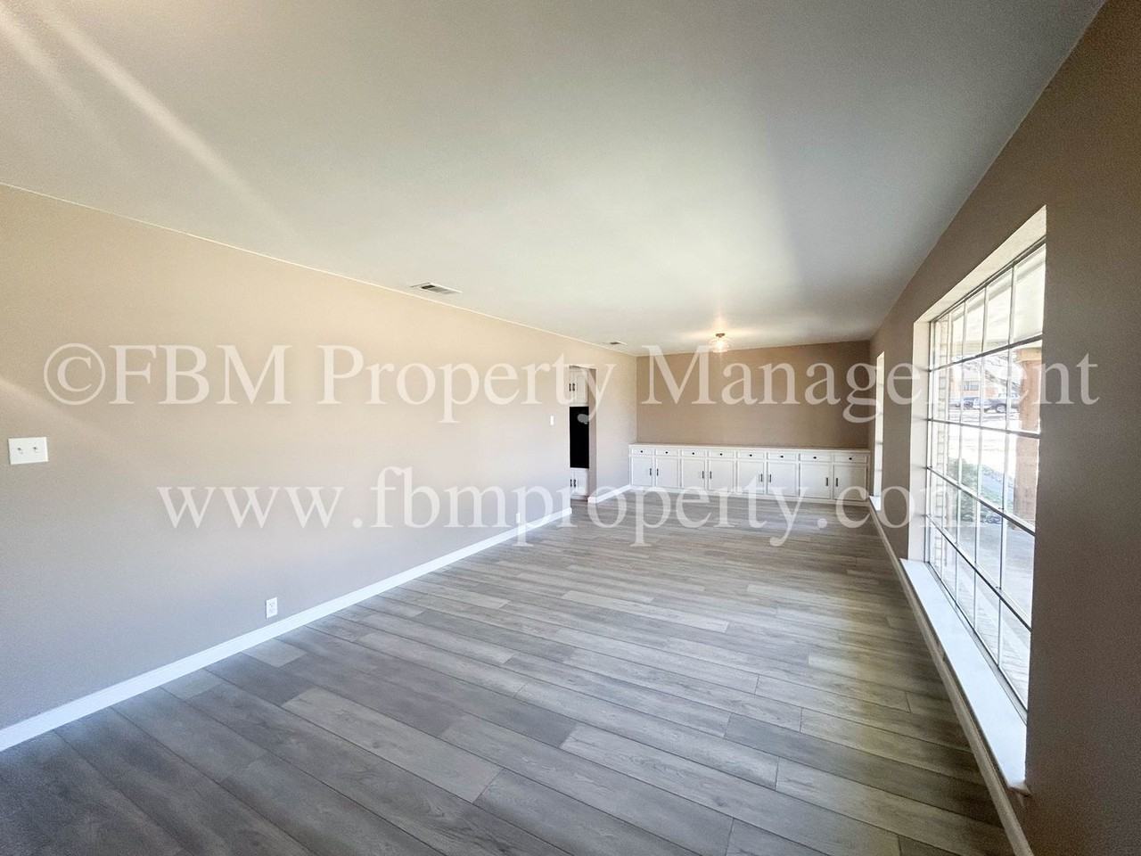 1005 Sunset Dr - Photo 6 of 29