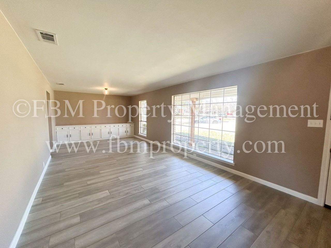 1005 Sunset Dr - Photo 7 of 29