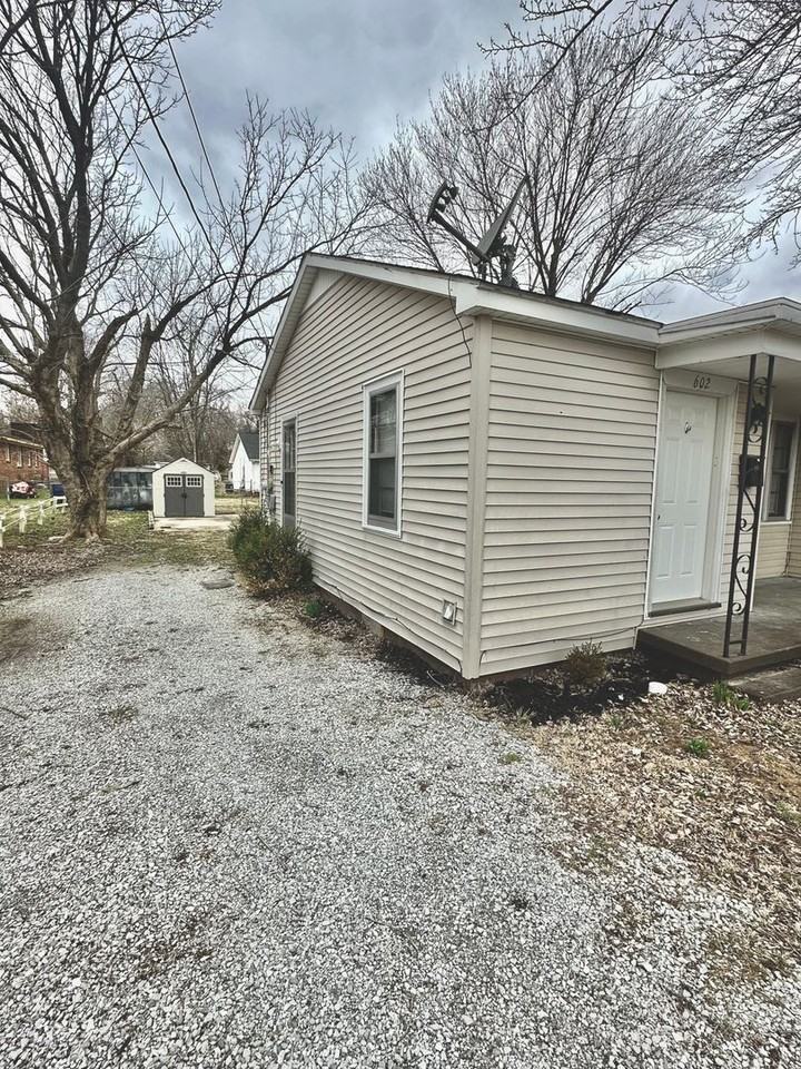 602 Olive St - Photo 2 of 8