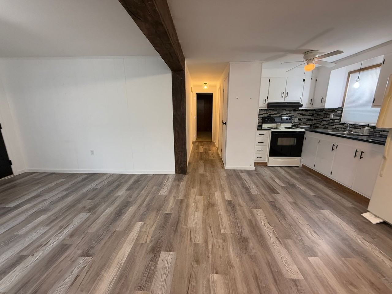 323 Memorial Blvd - Photo 2 of 11