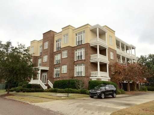 118 Fairbanks Oak Alley #4 - Photo 2 of 21
