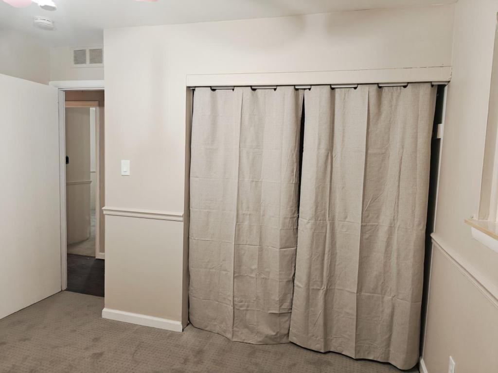 7484 Affeldt St - Photo 7 of 9