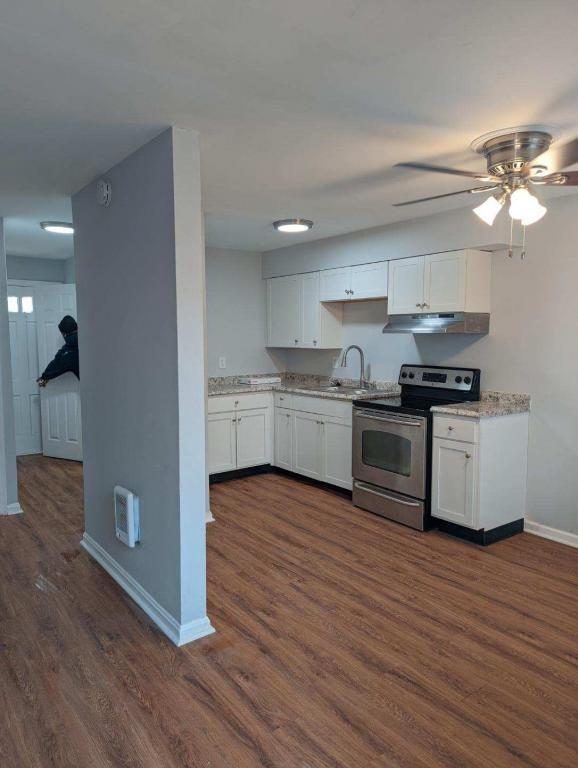 2083 Cosmos Dr - Photo 2 of 7
