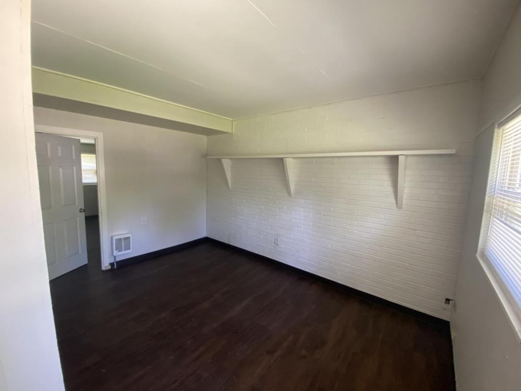 2083 Cosmos Dr - Photo 4 of 7