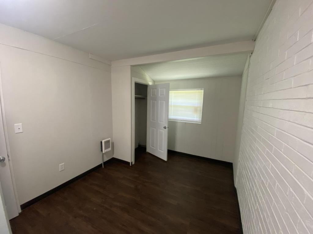 2083 Cosmos Dr - Photo 5 of 7