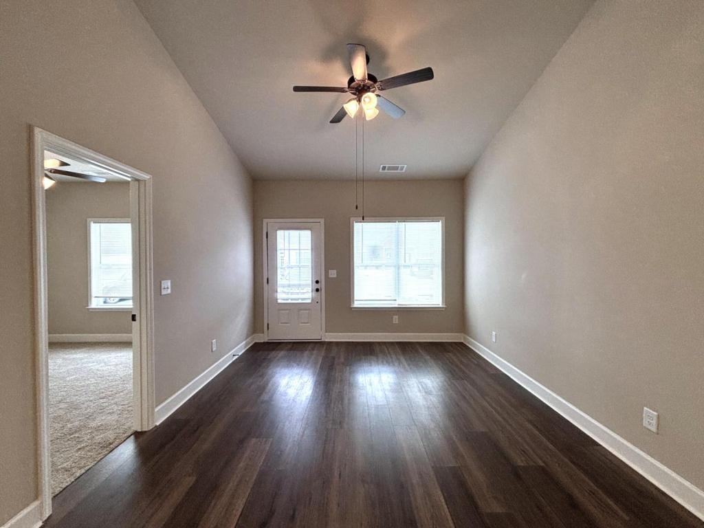 701 Pondview Ct - Photo 2 of 21