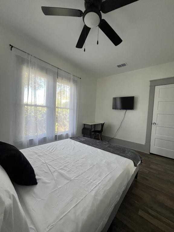 511 Avenue G Nw - Photo 4 of 15