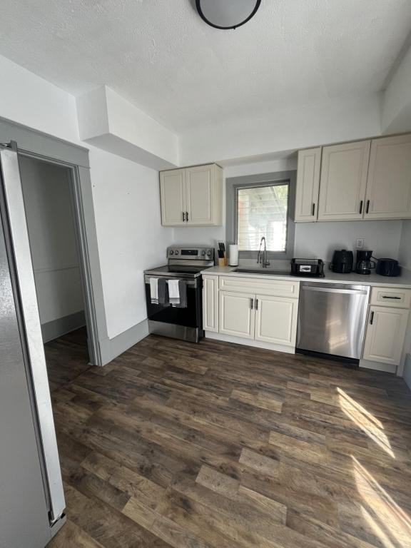 511 Avenue G Nw - Photo 5 of 15