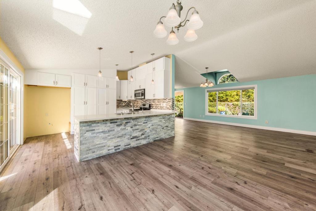 11604 N Ventura Ave - Photo 2 of 16