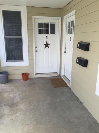 224 N Summit St #2 - Photo 3 of 14