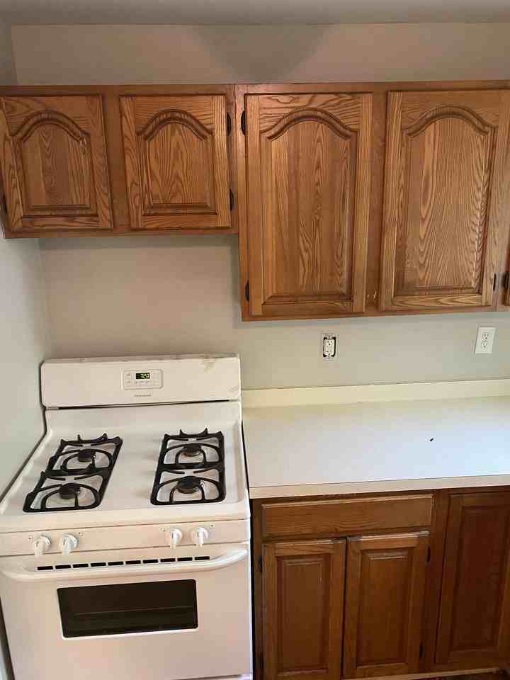 224 N Summit St #2 - Photo 7 of 14