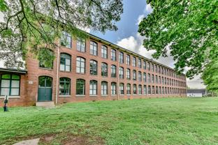 201 S Hoskins Rd #1 - Photo 1 of 1