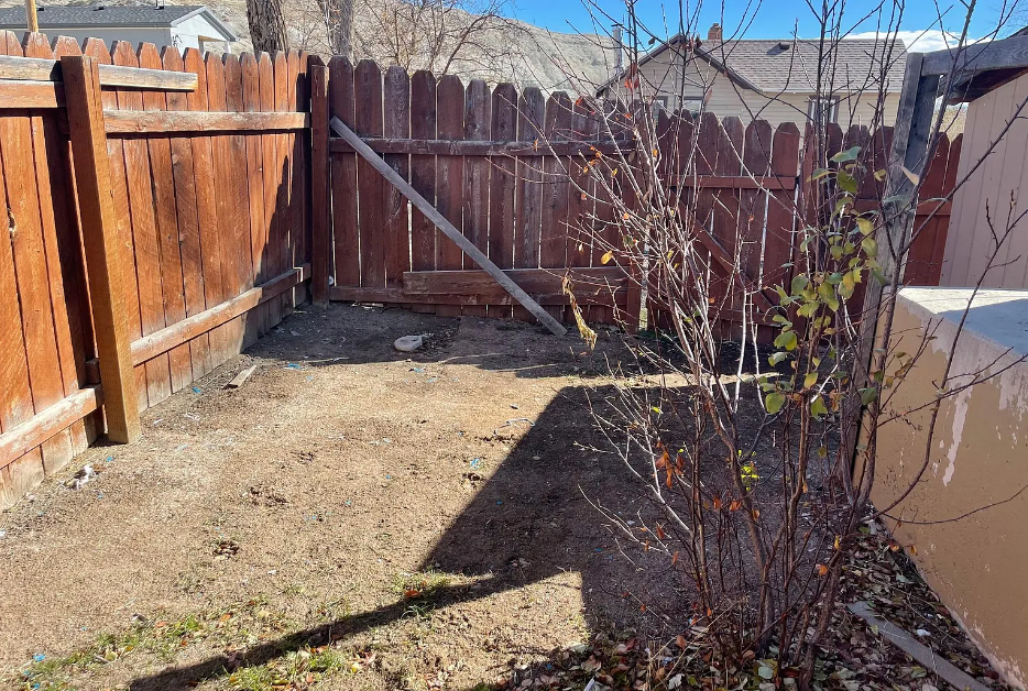 282 N 3rd East St - Photo 2 of 11