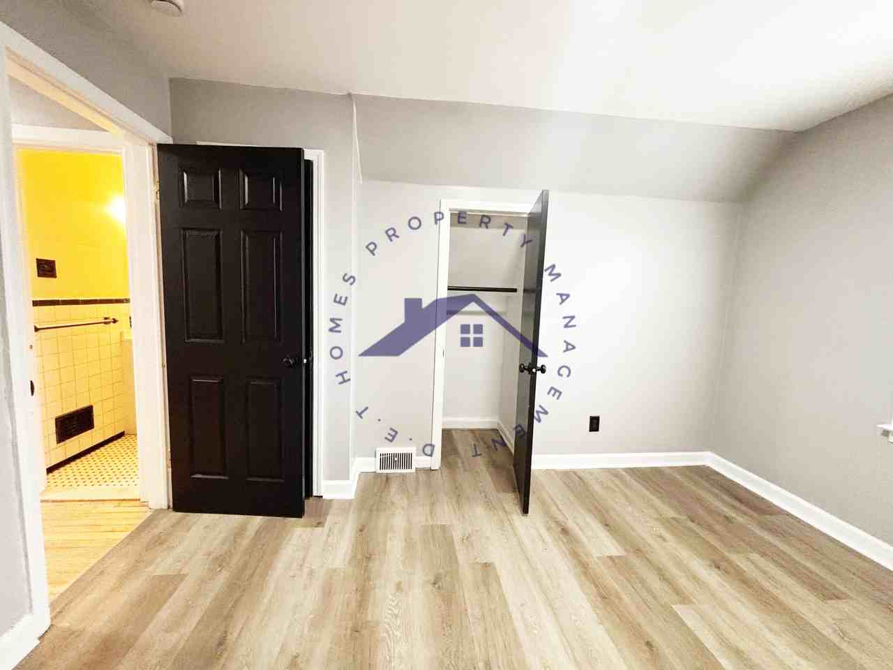 15100 Whitcomb St - Photo 4 of 20