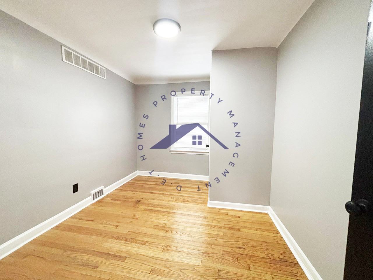 15100 Whitcomb St - Photo 2 of 20