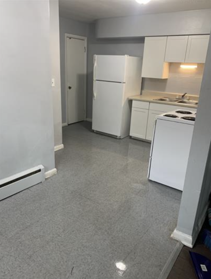 125 Niagara Ave #2 - Photo 2 of 6