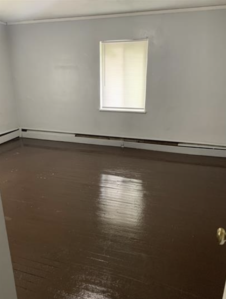 125 Niagara Ave #2 - Photo 3 of 6