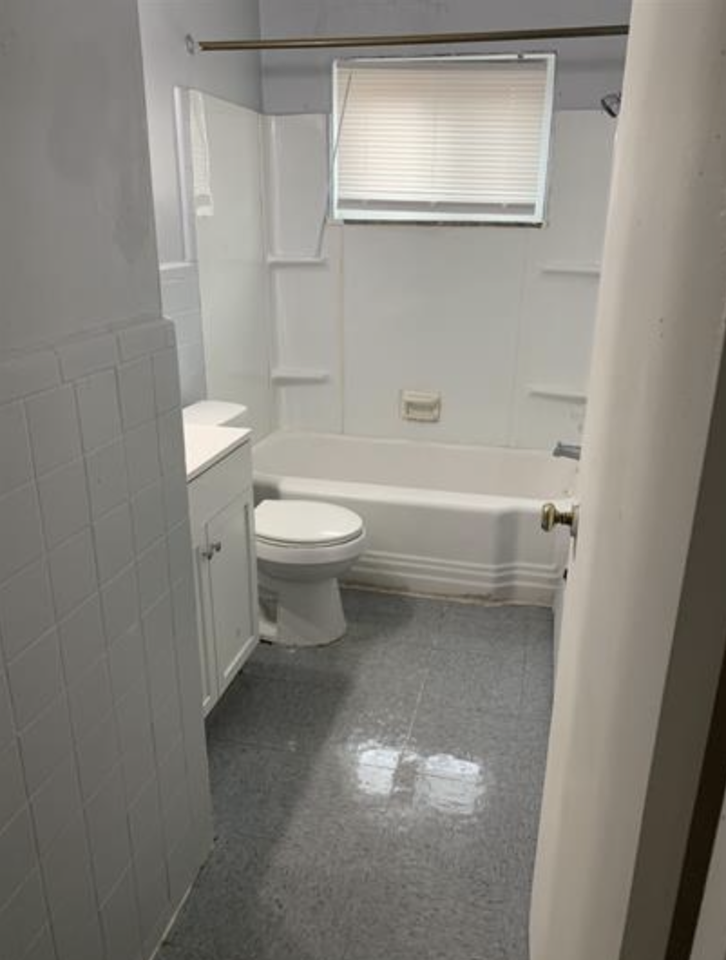 125 Niagara Ave #2 - Photo 4 of 6