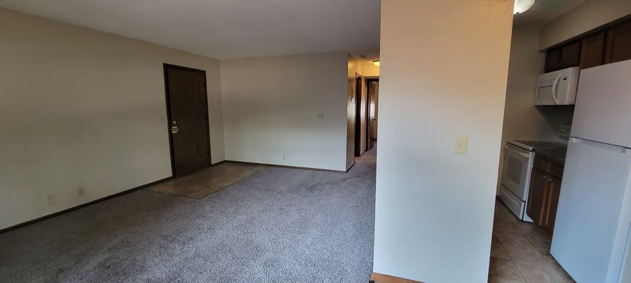 906 C Ave Nw #1 - Photo 3 of 7