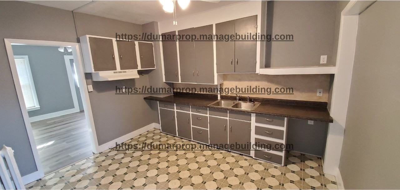 906 Riehl St - Photo 2 of 25