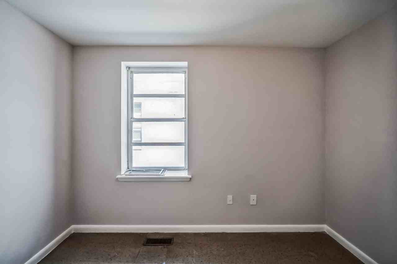 884 N 42nd St #2 - Photo 3 of 12