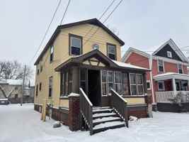 featured image of 812 W Walnut St