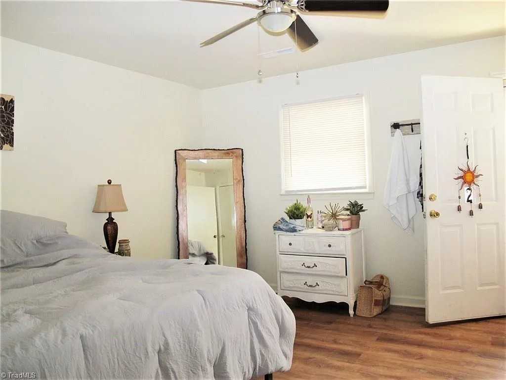 5550 Davis Rd #4 - Photo 2 of 4