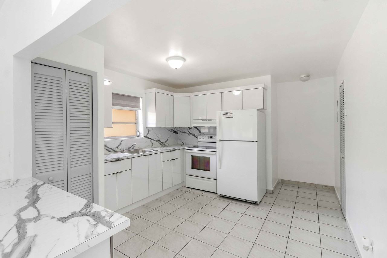 640 E 2nd Ave #642A - Photo 4 of 7